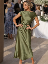 Elure | Short Sleeve Boat Neck Fitted Silhouette Midi Dress